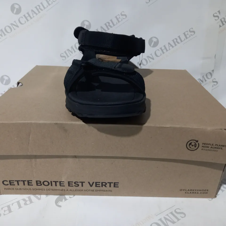 BOXED PAIR OF CLARKS ATL TREK SANDALS IN BLACK UK SIZE 12