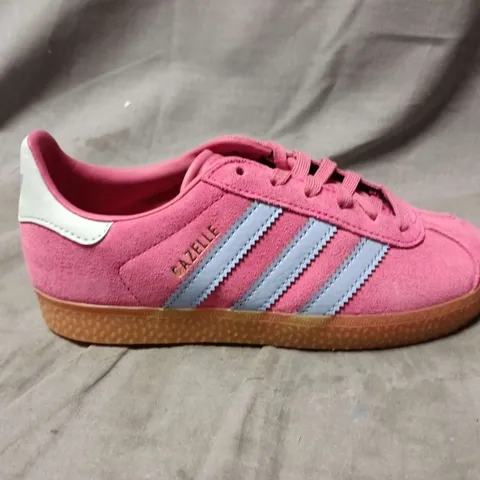UNBOXED PAIR OF ADIDAS GAZELLE KIDS TRAINERS IN PINK - UK 13.5