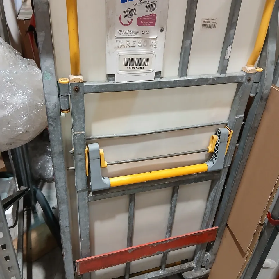 LARGE QUANTITY OF ASSORTED FICTION AND NON FICTION BOOKS