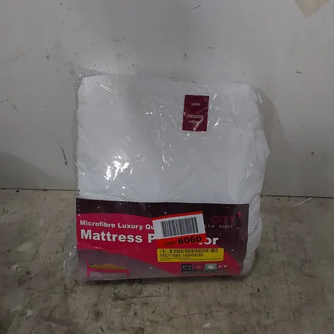 BAGGED HYPOALLERGENIC MATTRESS PROTECTOR // SIZE: KING
