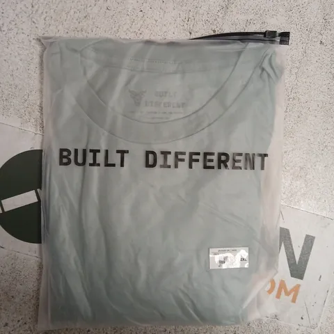 BAGGED BUILT DIFFERENT CREW T-SHIRT IN SAGE SIZE 2XL