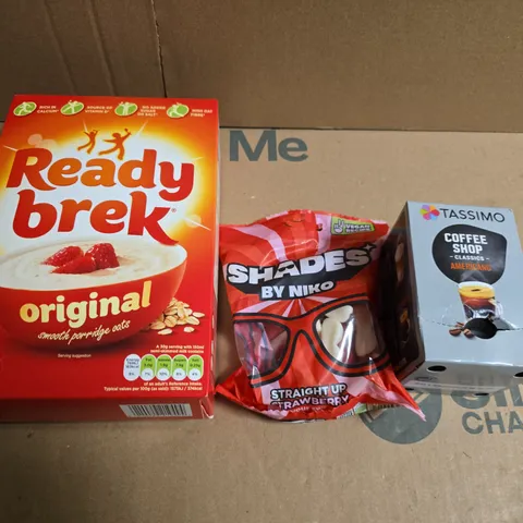 APPROXIMATELY 10 ASSORTED FOOD ITEMS TO INCLUDE -  READY BREK, SWEETS AND TASSIMO PODS 