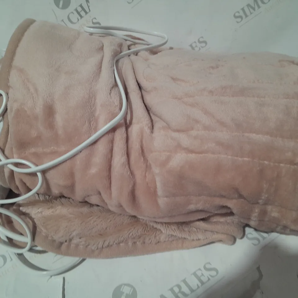 COZEE HOME VELVETSOFT HEATED THROW IN PINK