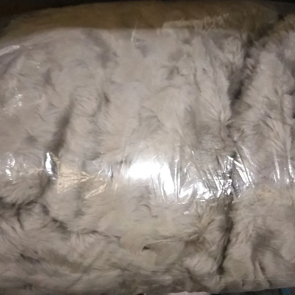 FLUFFY ELECTRIC BLANKET IN MINK