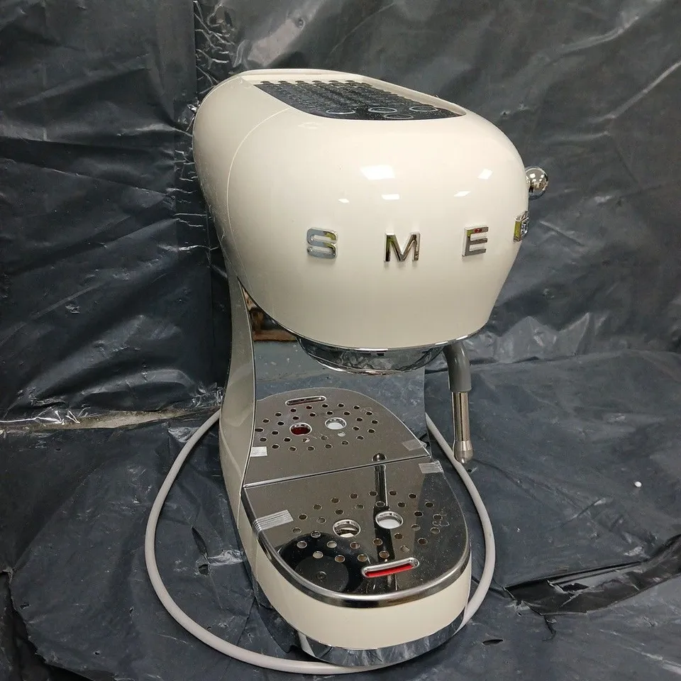 SMEG ESPRESSO COFFEE MACHINE IN CREAM