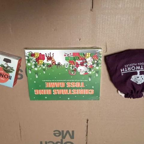 LARGE QUANTITY OF ASSORTED TOYS AND GAMES TO INCLUDE - JIGSAW PUZZLE, CHRISTMAS RING TOSS GAME & BONSAI KIT ETC 