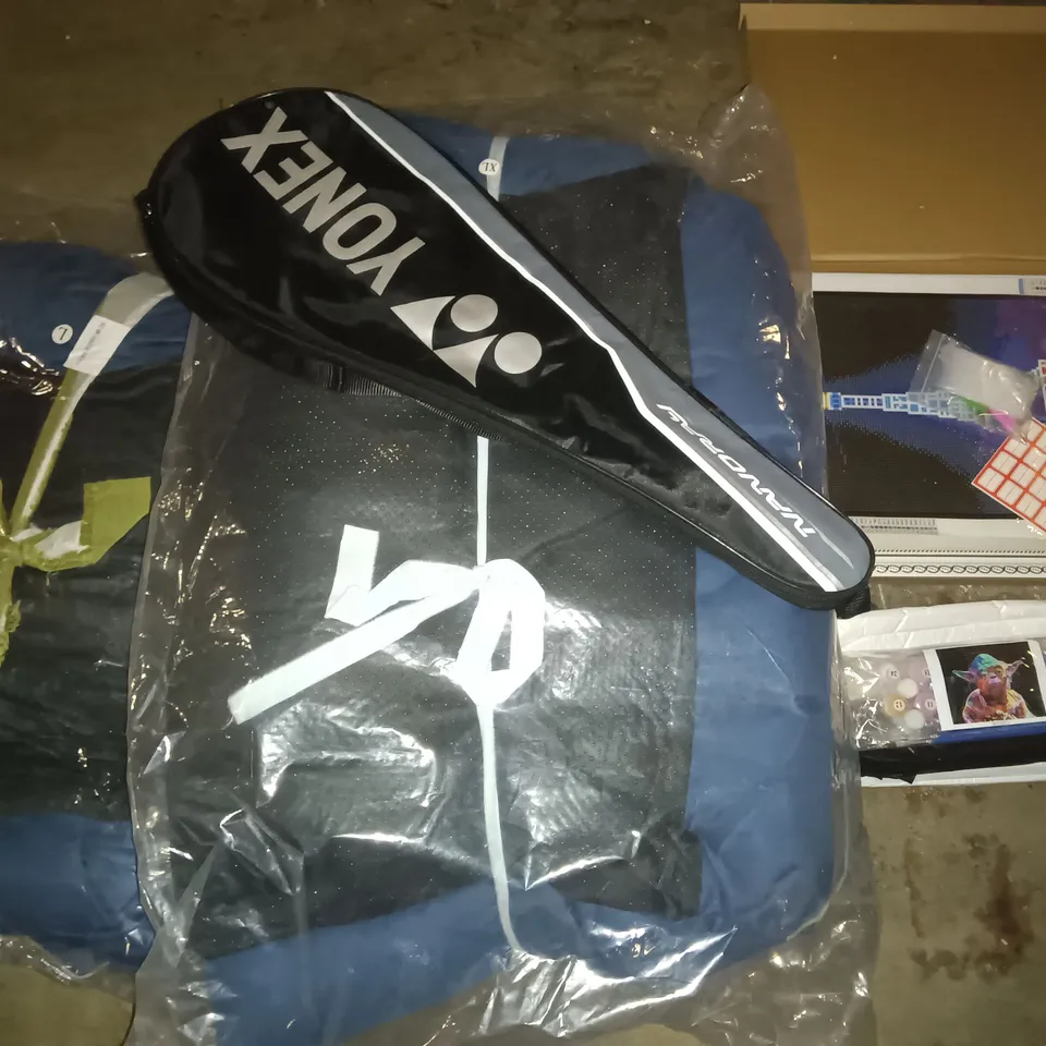 PALLET OF ASSORTED ITEMS TO INCLUDE YONEX RACKET, CRAFT PACKS AND MULTIPLE PET BEDS