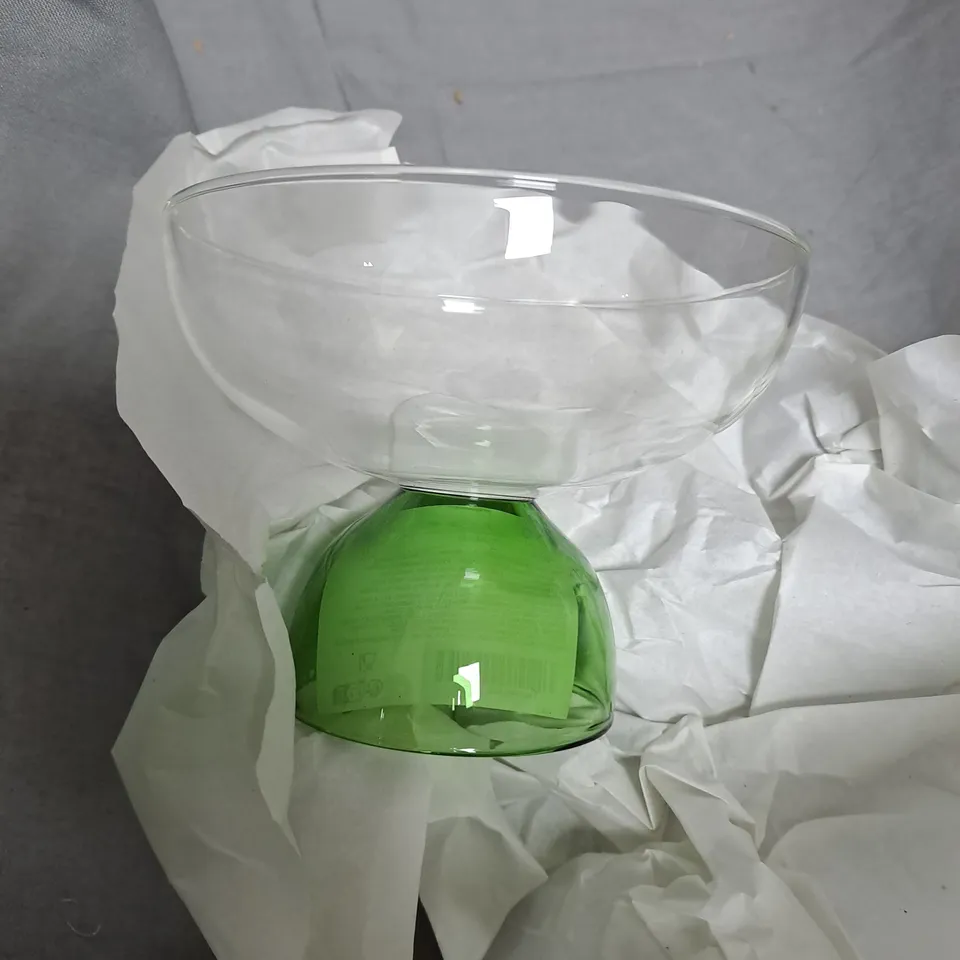 MANGO HOME GLASSWARE SET – CLEAR GLASS TUMBLER WITH WHITE DIAGONAL STRIPES + DESSERT BOWL ON GREEN BASE APPROXIMATELY 15 PIECES 