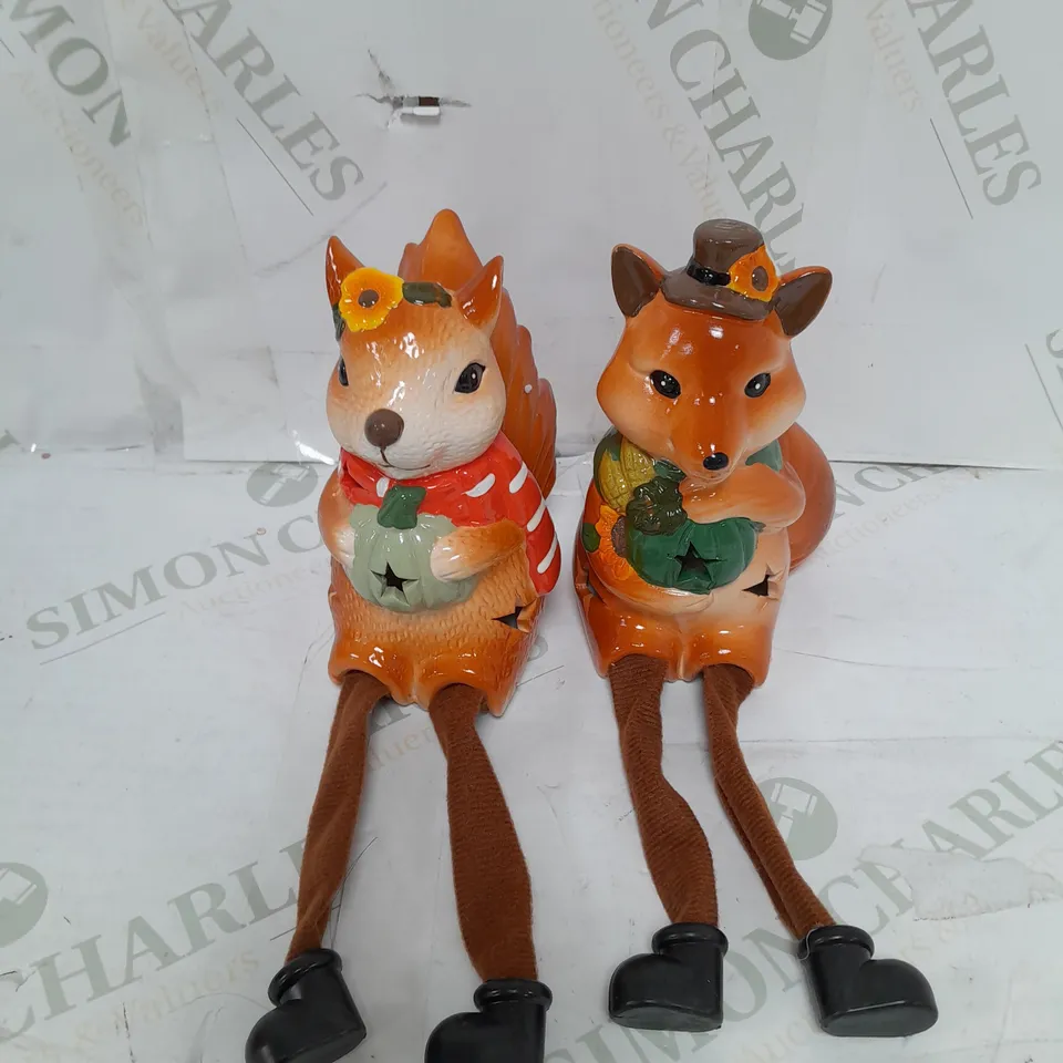 PRE-LIT DECORATIVE FOX AND RABBIT