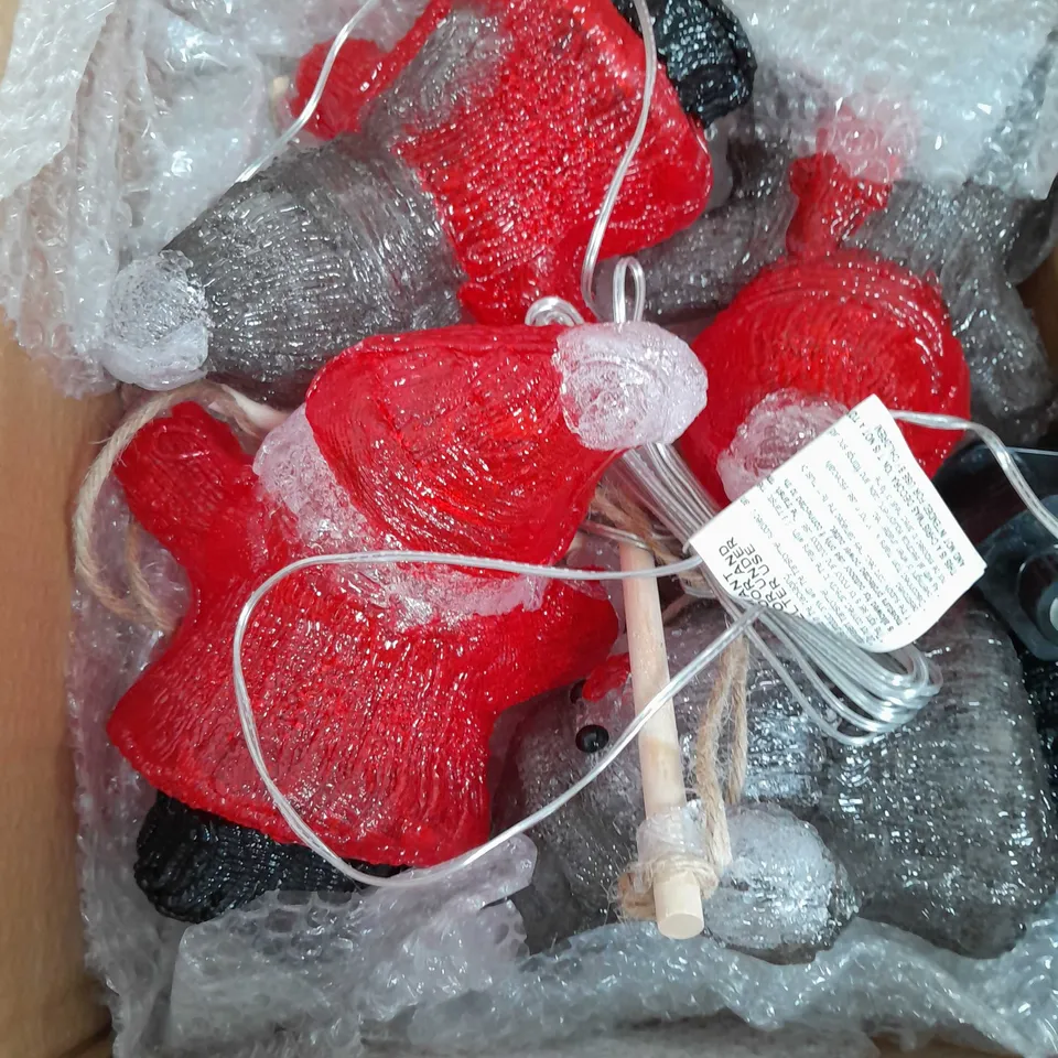 OUTDOOR ACRYLIC SANTAS CLIMBING