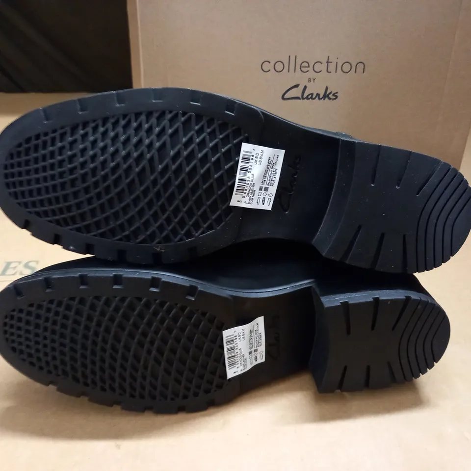 BOXED PAIR OF CLARK ORINOCO CLUB BLACK LEATHER BOOTS - UK 6