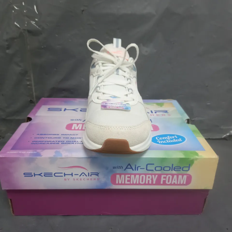 SKECH-AIR BY SKECHERS TRAINERS WHITE SIZE 3