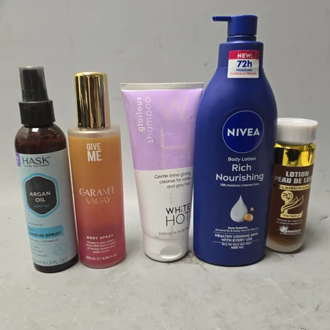 APPROXIMATELY 15 ASSORTED HEALTH & BEAUTY ITEMS TO INCLUDE - GIVE ME BODY SPRAY , NIVEA BODY LOTION, WHITE HOT SHAMPOO ETC