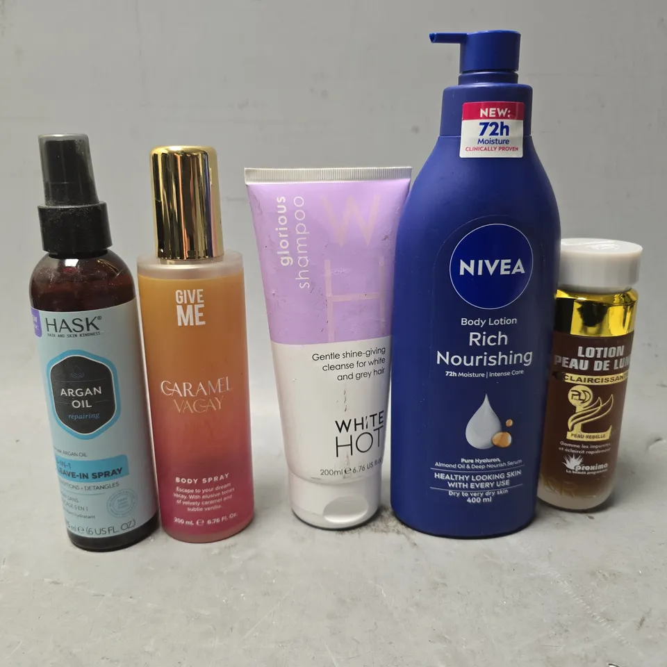 APPROXIMATELY 15 ASSORTED HEALTH & BEAUTY ITEMS TO INCLUDE - GIVE ME BODY SPRAY , NIVEA BODY LOTION, WHITE HOT SHAMPOO ETC