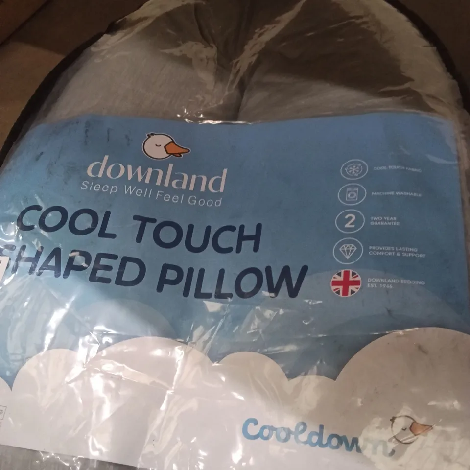 DOWNLAND COOL TOUCH V SHAPED PILLOW