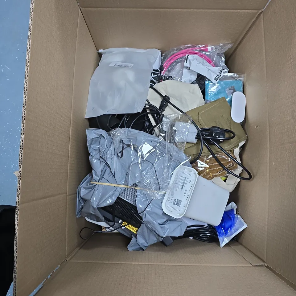 BOX OF APPROXIMATELY 20 ASSORTED ITEMS TO INCLUDE: TP LINK AND DOOR HANDLE