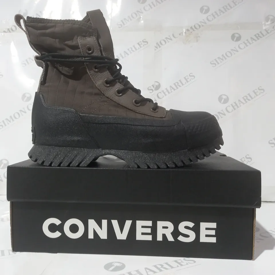BOXED PAIR OF CONVERSE ALL STAR LUGGED 2.0 CC X-HI SHOES IN BROWN/BLACK UK SIZE 5