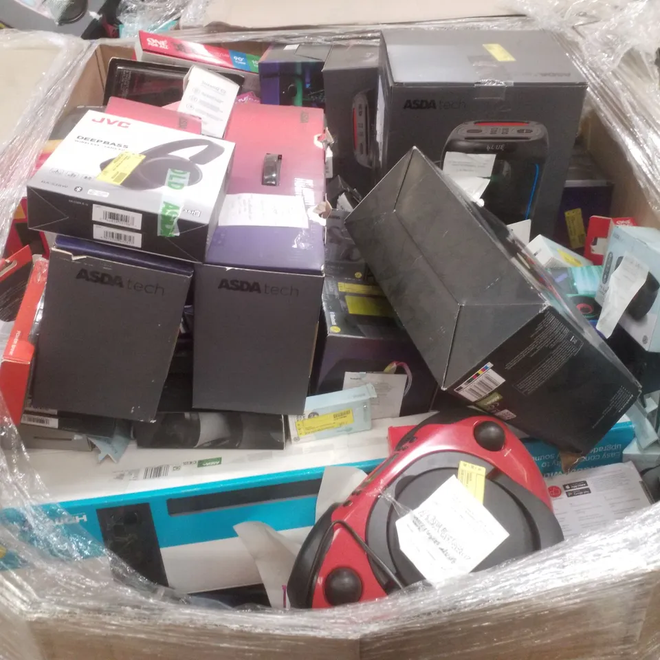 PALLET CONTAINING ASSORTED ELECTRICAL RETURNS INCLUDING POLAROID SOUNDBAR, AERIAL, HEADPHONES, ALARM CLOCK & GAMING KIT