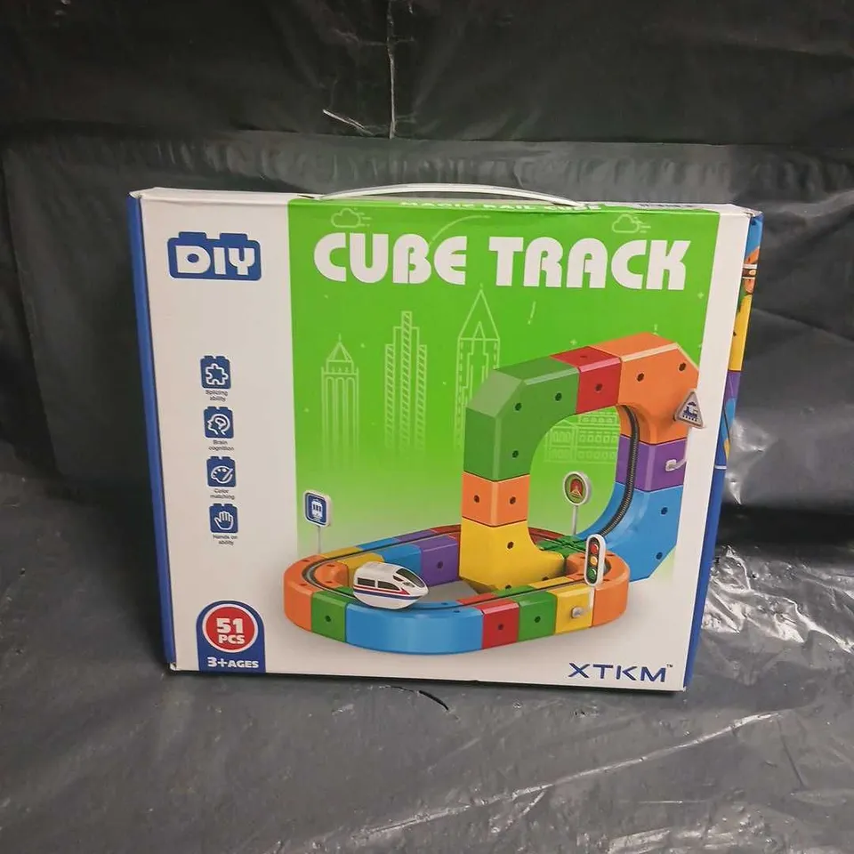 BOXED DIY CUBE TRACK XTKM