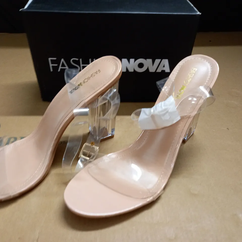 BOXED PAIR OF FASHION NOVA GLASS EFFECT SLIPPERS - 11 W CLEAR