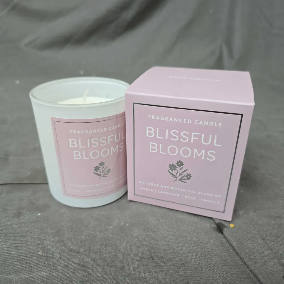 BOXED BLISSFUL BLOOMS SCENTED CANDLE 