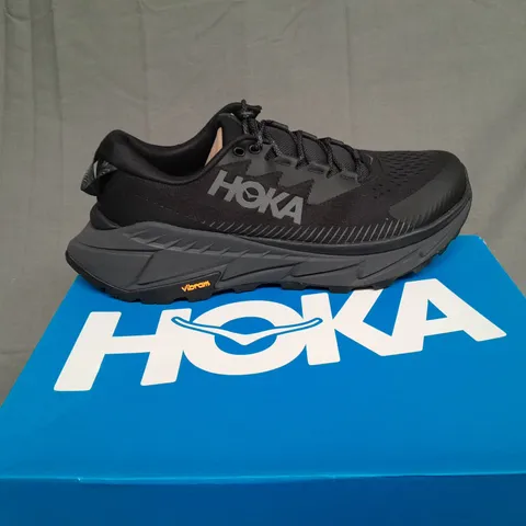 BOXED PAIR OF HOKA SKYLINE FLOAT X BLACK UK 8