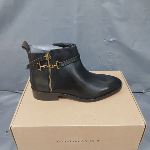 BOXED PAIR OF DUNE LONDON WF PARKLYN BOOTS IN BLACK - 5