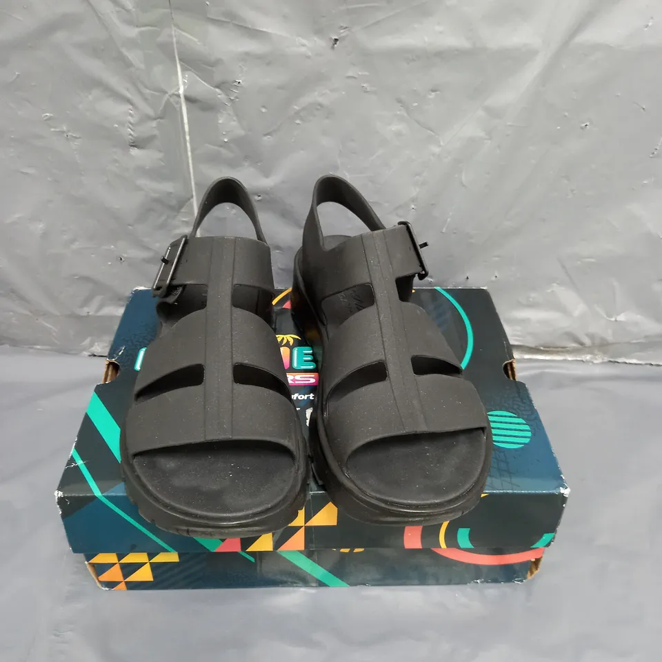 SKECHERS FOAMIES SANDALS BLACK SIZE 3