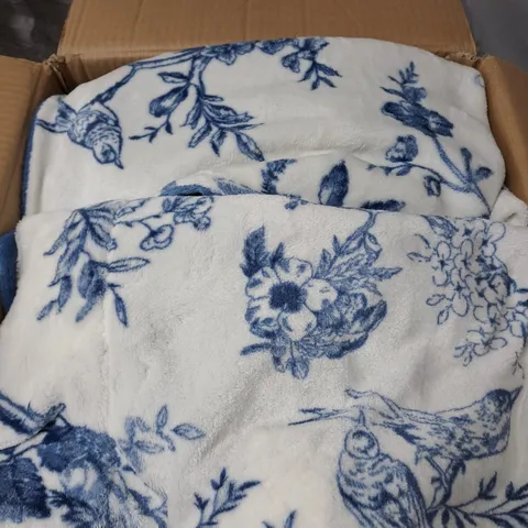 COZEE HOME TOILE DE JOUY PRINT VELVETSOFT DUVET SET - SIZE UNSPECIFIED