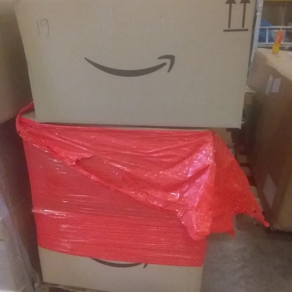PALLET OF ASSORTED ITEMS INCLUDING BOOK LIGHT, X BOX CHARGER STAND, TRAVEL BABY BOTTLE, NITRILE GLOVES