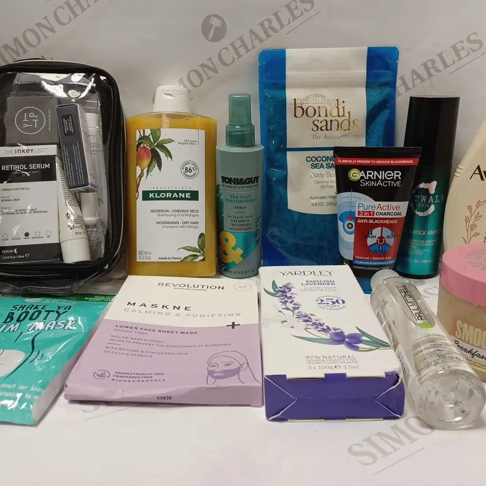 LOT OF APPROX 10 ASSORTED BEAUTY PRODUCTS TO INCLUDE TONI&GUY TEXTURISING SPRAY, BONDI SANDS BODY SCRUB, CATWALK TIGI CURLS ROCK AMPLIFIER, ETC 