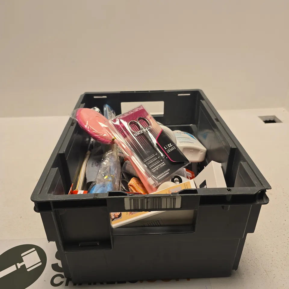 TOTE OF APPROXIMATELY 15 ASSORTED COSMETIC ITEMS TO INCLUDE CERA VE BLEMISH CONTROL, PODERM CUTICLE REMOVER, NATURES FLOOD, AUSTRALIAN BODY HAND WASH ETC