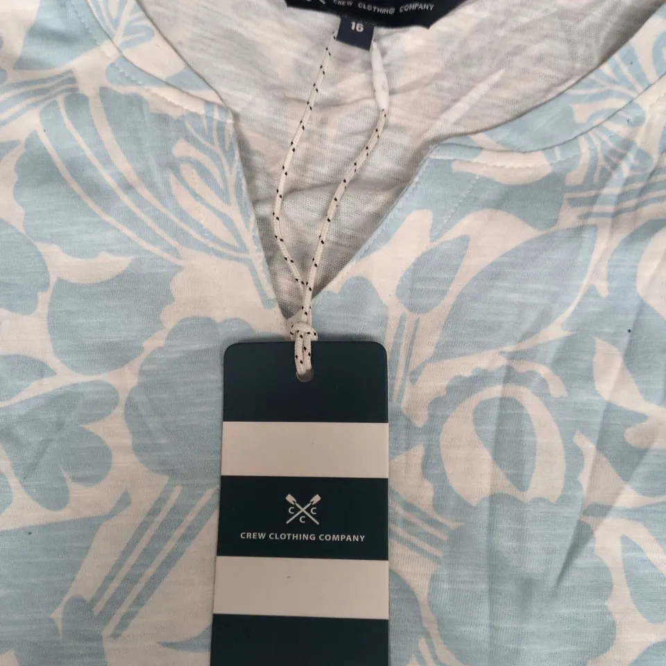 CREW CLOTHING COMPANY WOMEN'S FLORAL NOTCH NECK TEE – SIZE 16