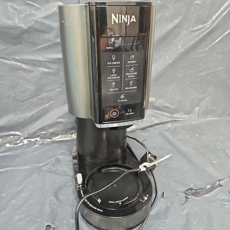 NINJA ICE CREAM MAKER 