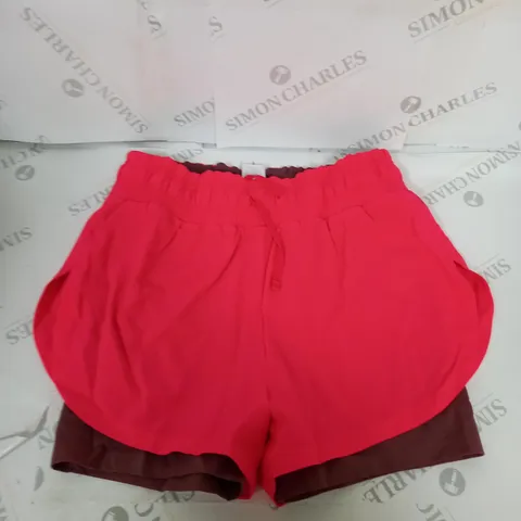 GYMSHARK TRAINING SHORTS SIZE M