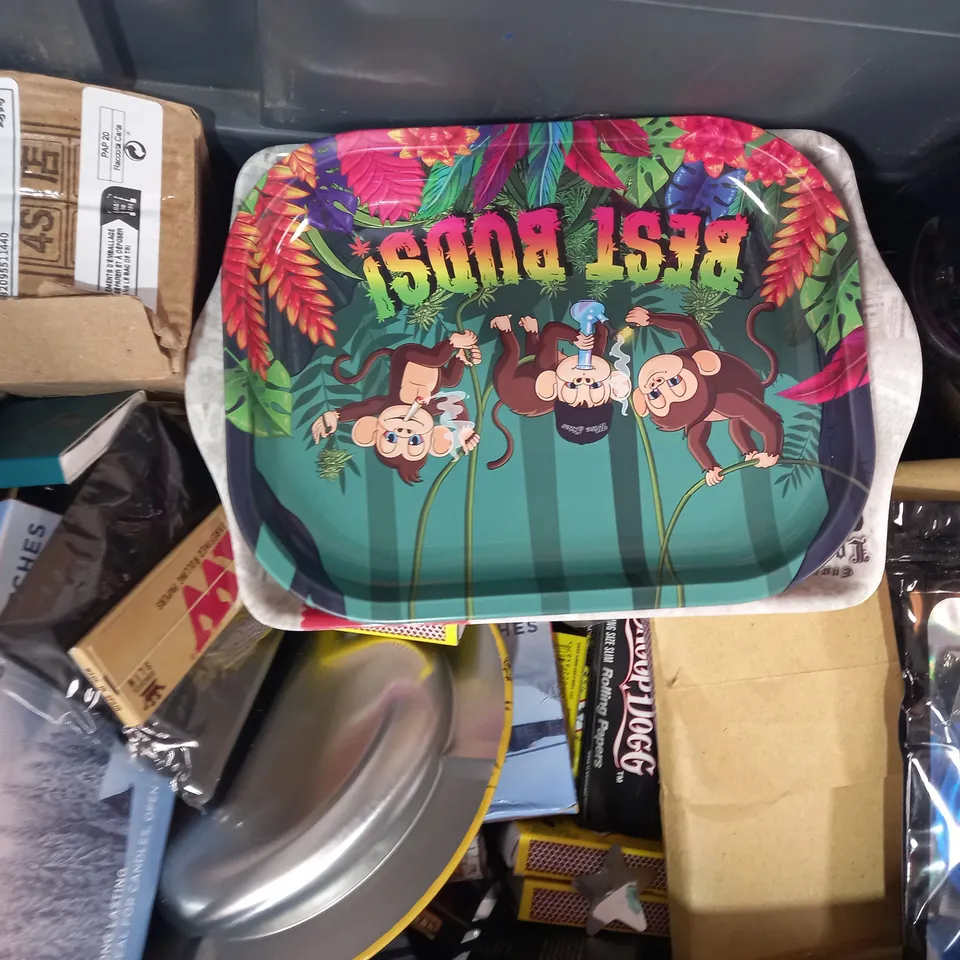 LOT OF APPROXIATELY 10 ASSORTED HOUSEHOLD ITEMS TO INCLUDE RAW DOUBLE THICK GLASS ROLLING TRAY, BRYANT MAY EXTRA LONG MATCHES, ETC