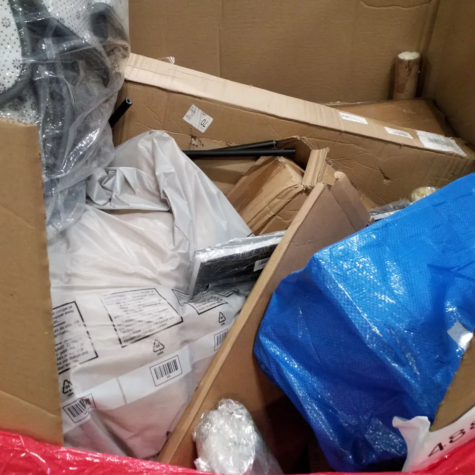 PALLET OF ASSORTED PRODUCTS INCLUDING AIR COOLER, TOILET SEAT, WALL MIRROR, FLOOR MAT