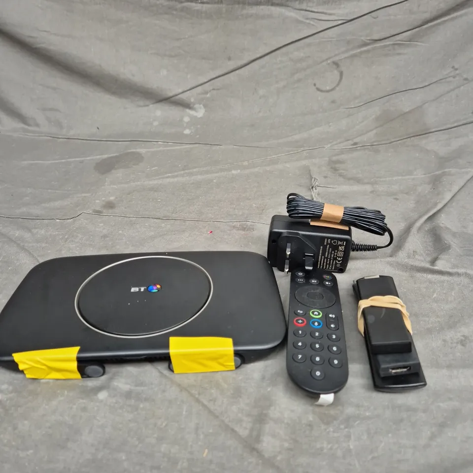 APPROXIMATELY 20 ELECTRICAL ITEMS TO INCLUDE - REMOTE CONTROLS, WIFI HUB AND POWER ADAPTERS