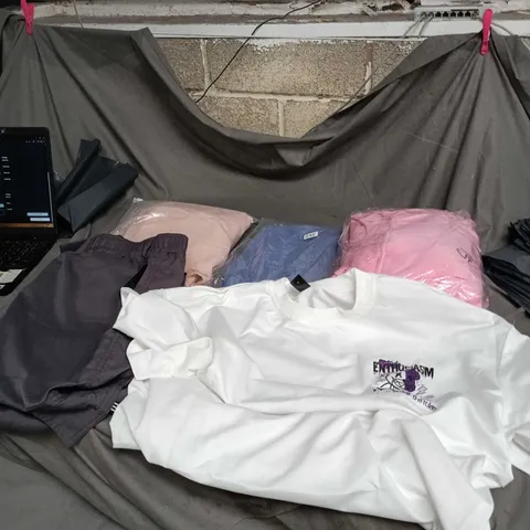 CLOTHING,  – MIXED CLOTHING LOT, BOXED GARMENTS WITH WHITE GRAPHIC T‑SHIRT VISIBLE  ASSORTED BOX OF APPROXIMATELY 35 ITEMS