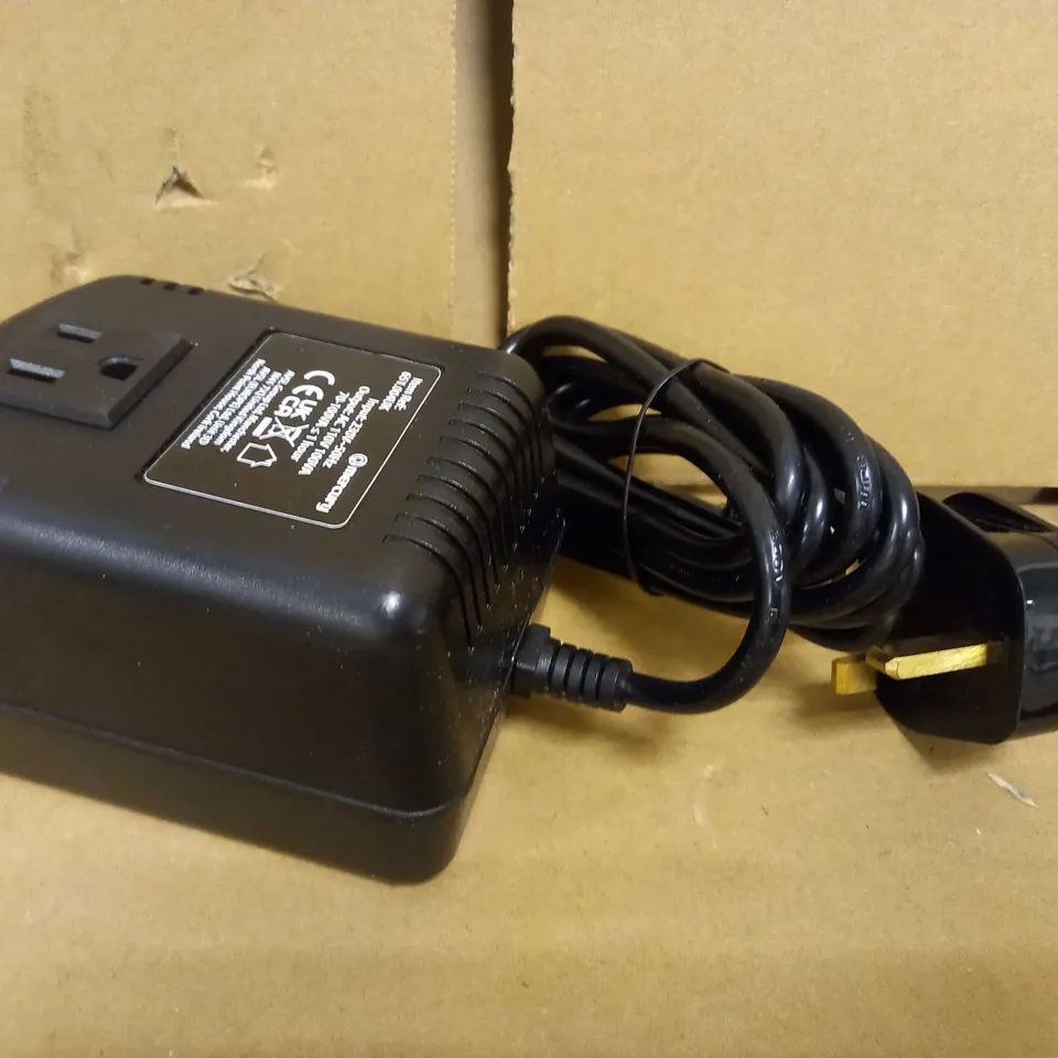 MERCURY STEP DOWN VOLTAGE CONVERTER UK2US100VA