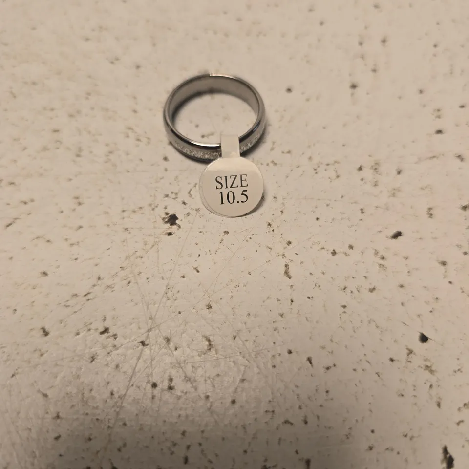THREE KINGS JEWELLERY RING SIZE 10.5 IN BOX