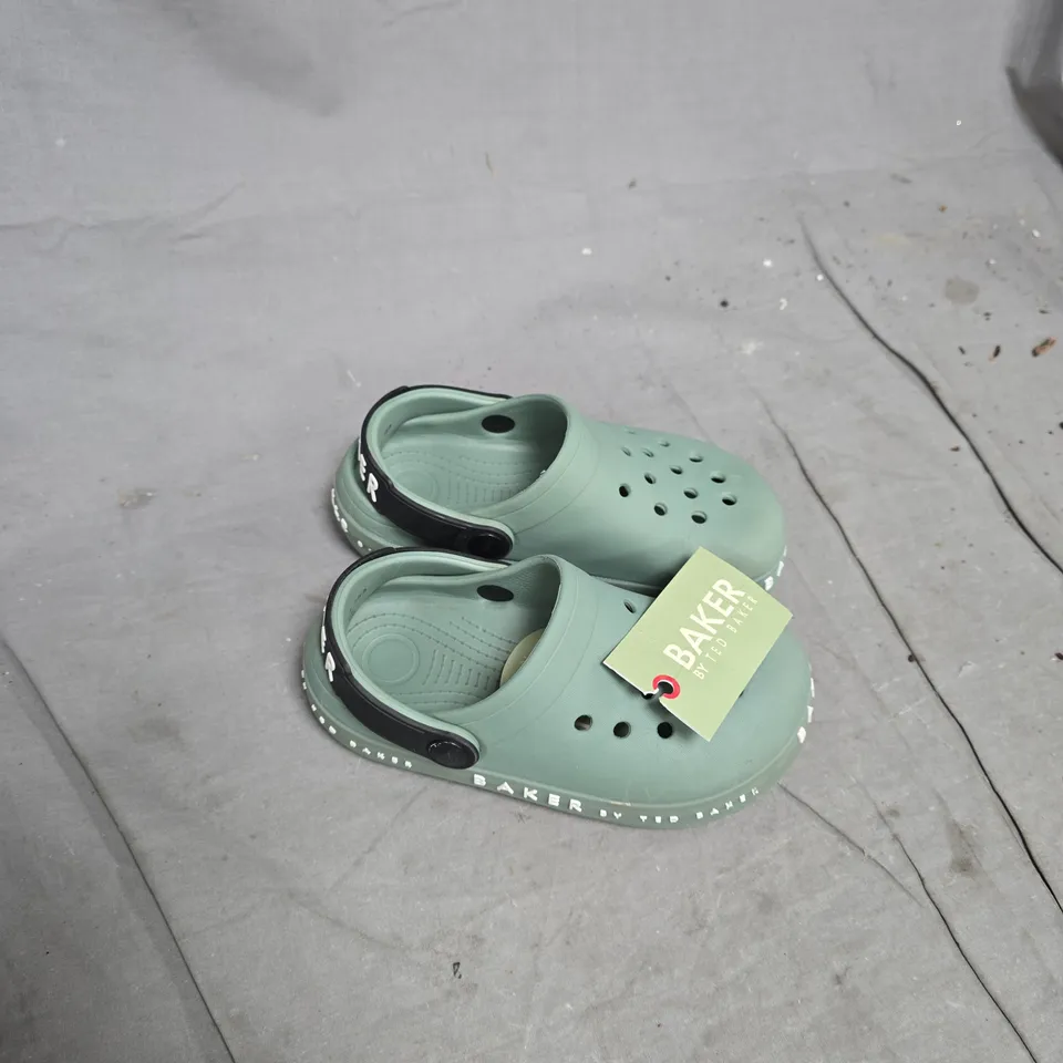 TED BAKER CROCS UK 11 KIDS