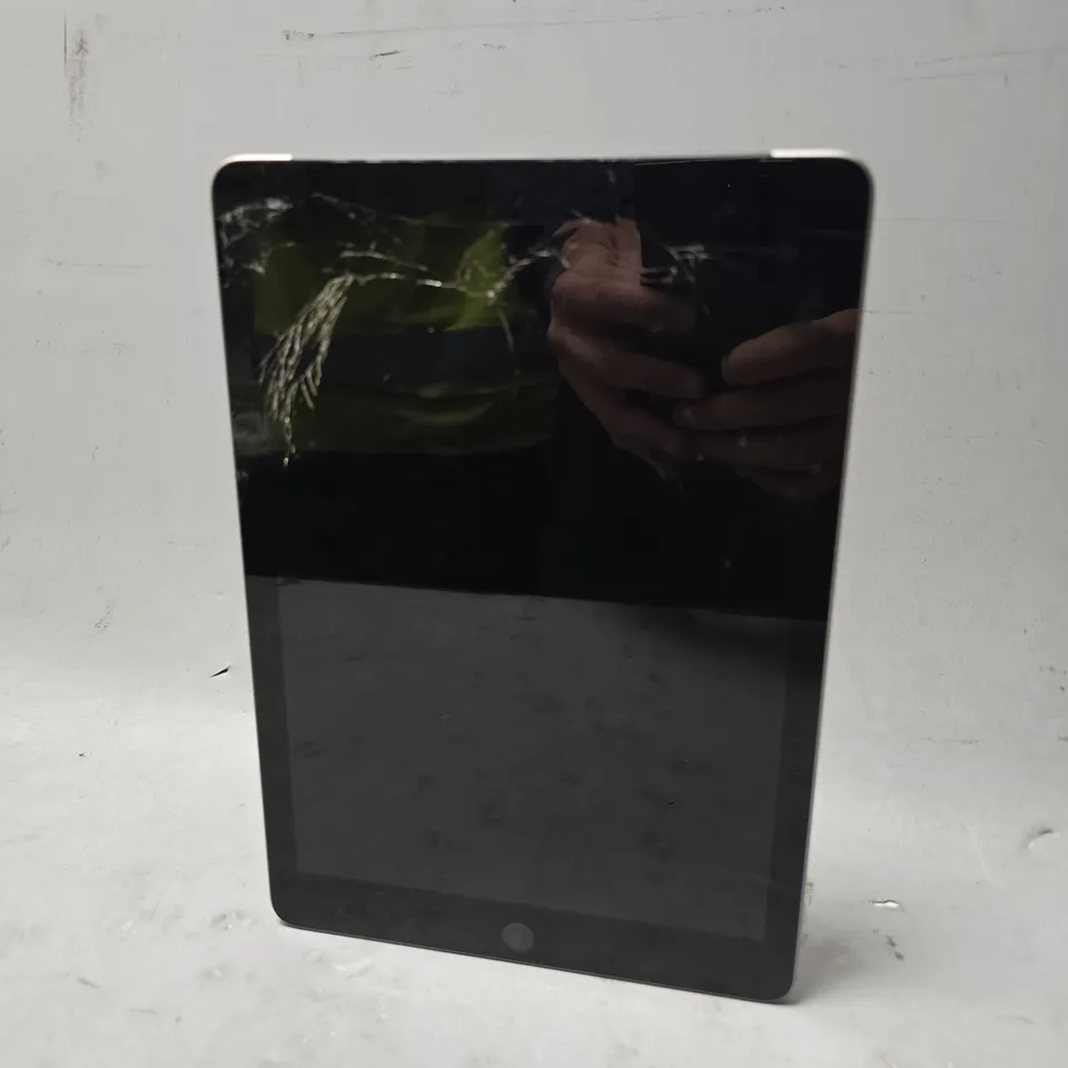 APPLE IPAD 6TH GEN 