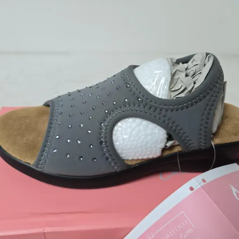 BOXED DR LIGHTFOOT JENNY SHOES, PEWTER - SIZE 4 