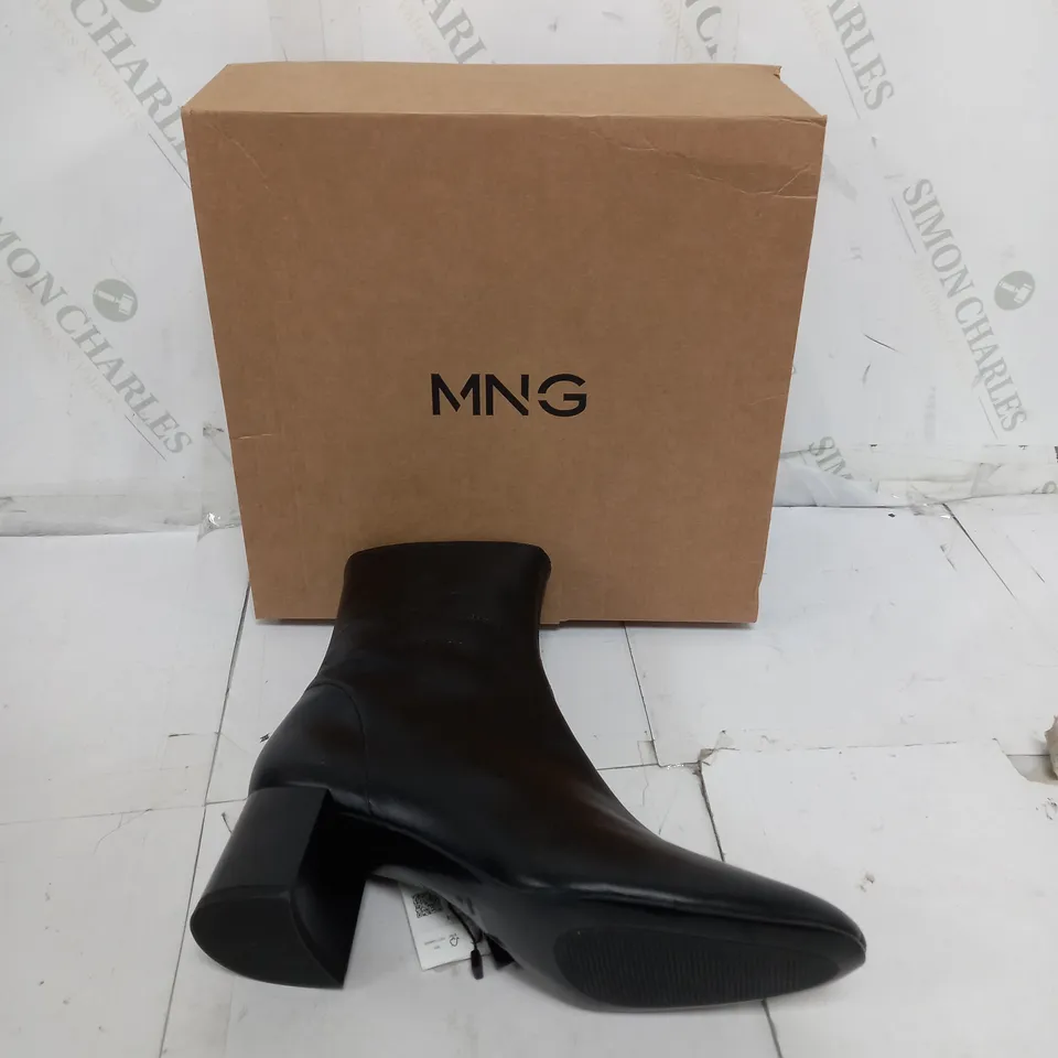 BOXED PAIR OF MNG HEELED ANKLE BOOTS IN BLACK SIZE UK 5