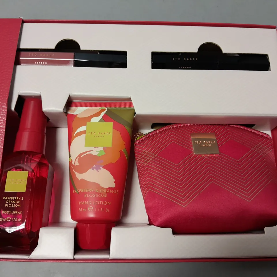 BOXED TED BAKER HANDBAG HEROS GIFT SET