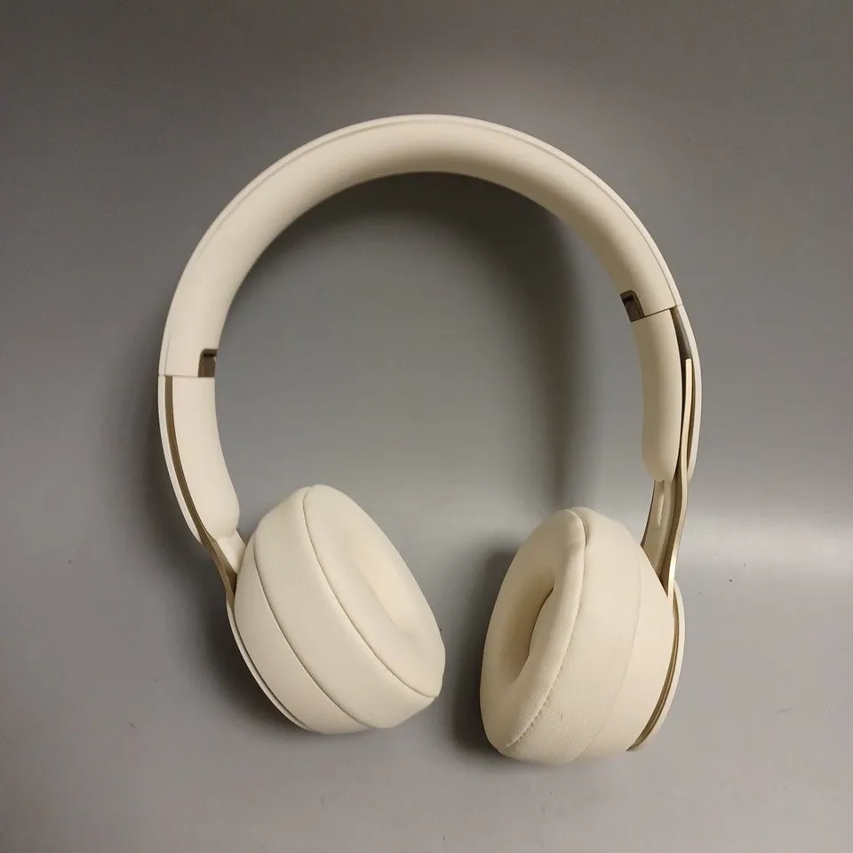 BEATS SOLO PRO WIRELESS OVER EAR HEADPHONES IN WHITE