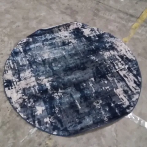 QUALITY DESIGNER AREA RUG - APPROXIMATELY 160X157