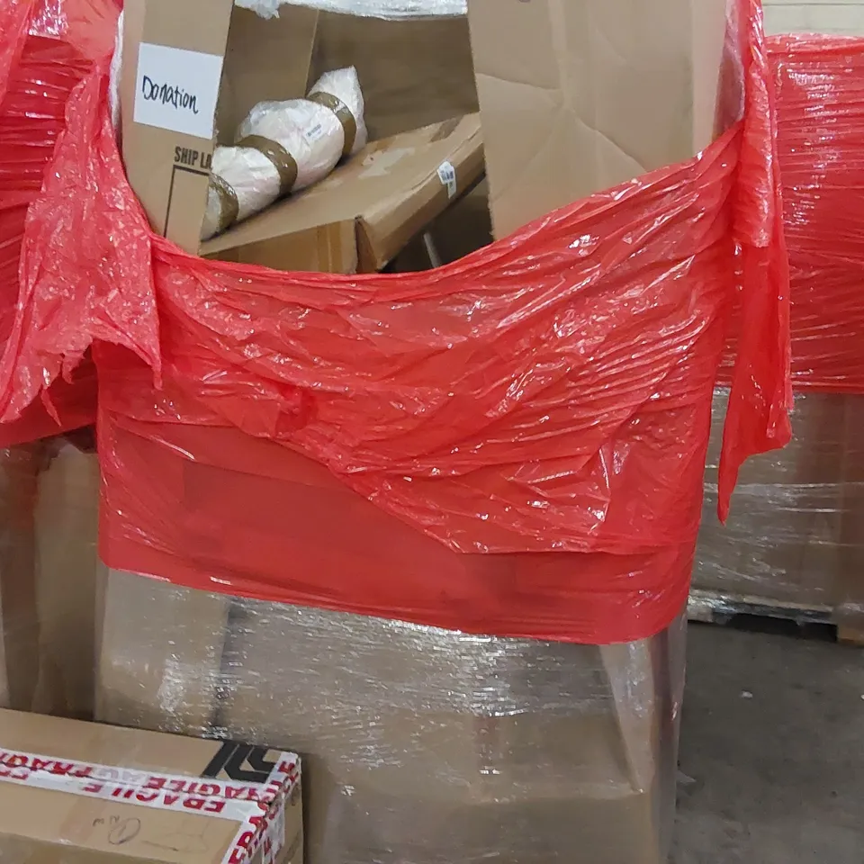 PALLET OF ASSORTED ITEMS INCLUDING: COOKER HOOD, SMALL TABLE, TREE STAND, MAP