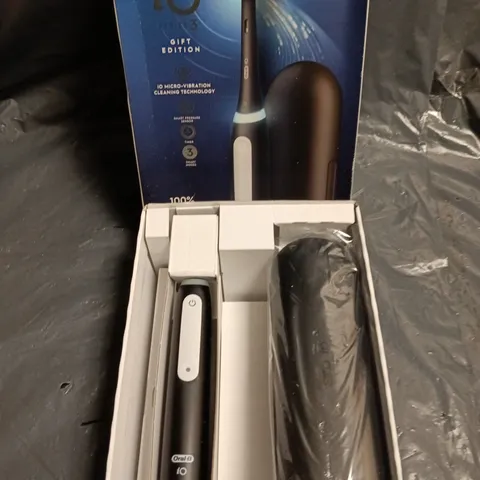 ORAL-B IO SERIES 3 ELECTRIC TOOTHBRUSH 